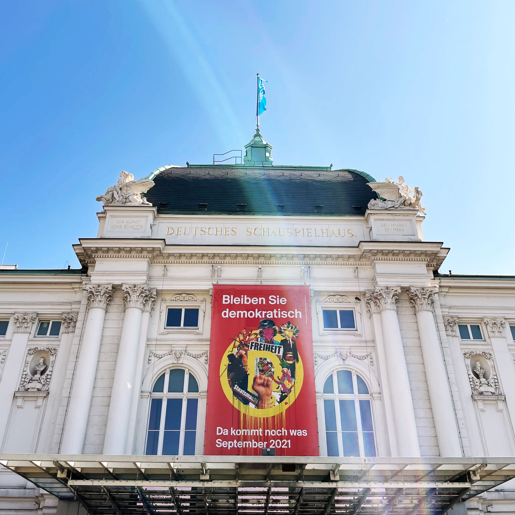 Deutsches Schauspielhaus Hamburg. Spielzeit 2021/22. 2